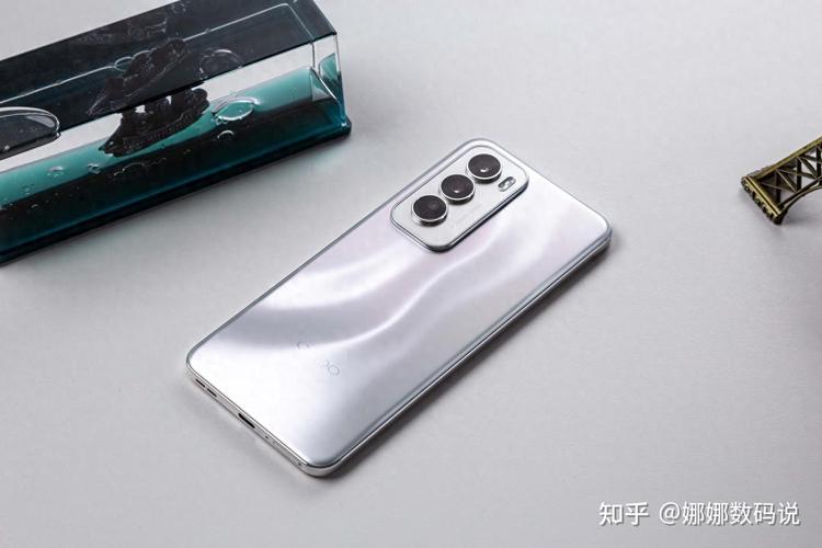 千禧银配色领衔!oppo reno12系列外观设计亮点前瞻